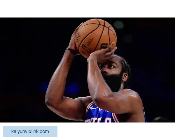 哈登关键时刻挺身而出率队六人得分上双锁定胜利